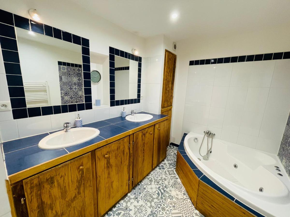 Le Confidentiel - Terrasse Et Garage Prive Apartment Nimes Ngoại thất bức ảnh